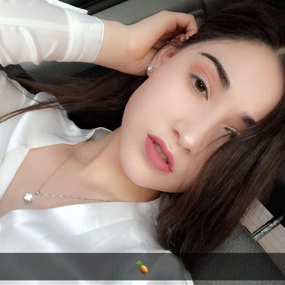 Meet your Posher, Naomy